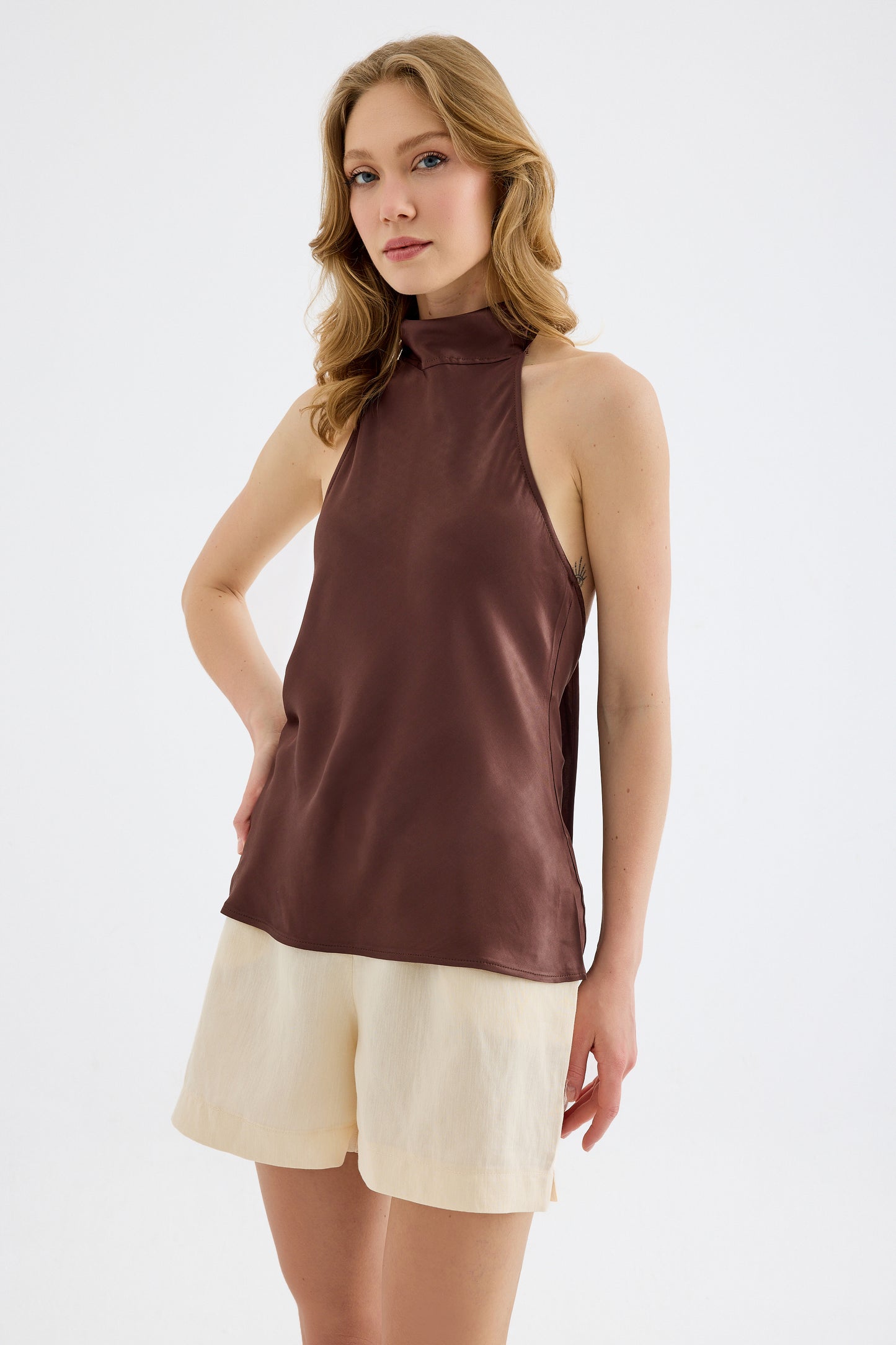 Veyra Silk Effect Viskon Halter Bluz - Kahverengi