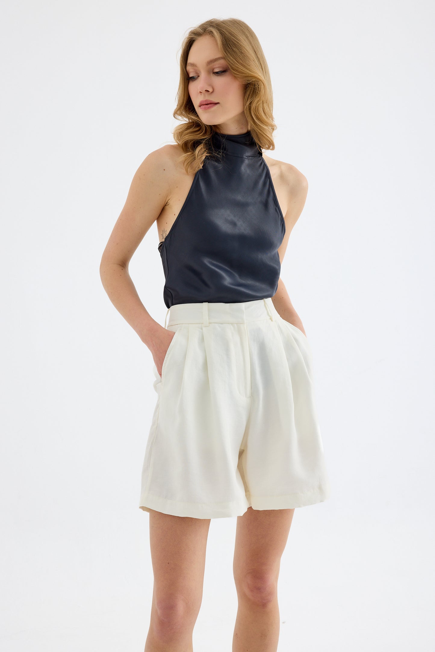 Veyra Silk Effect Viskon Halter Bluz - Lacivert