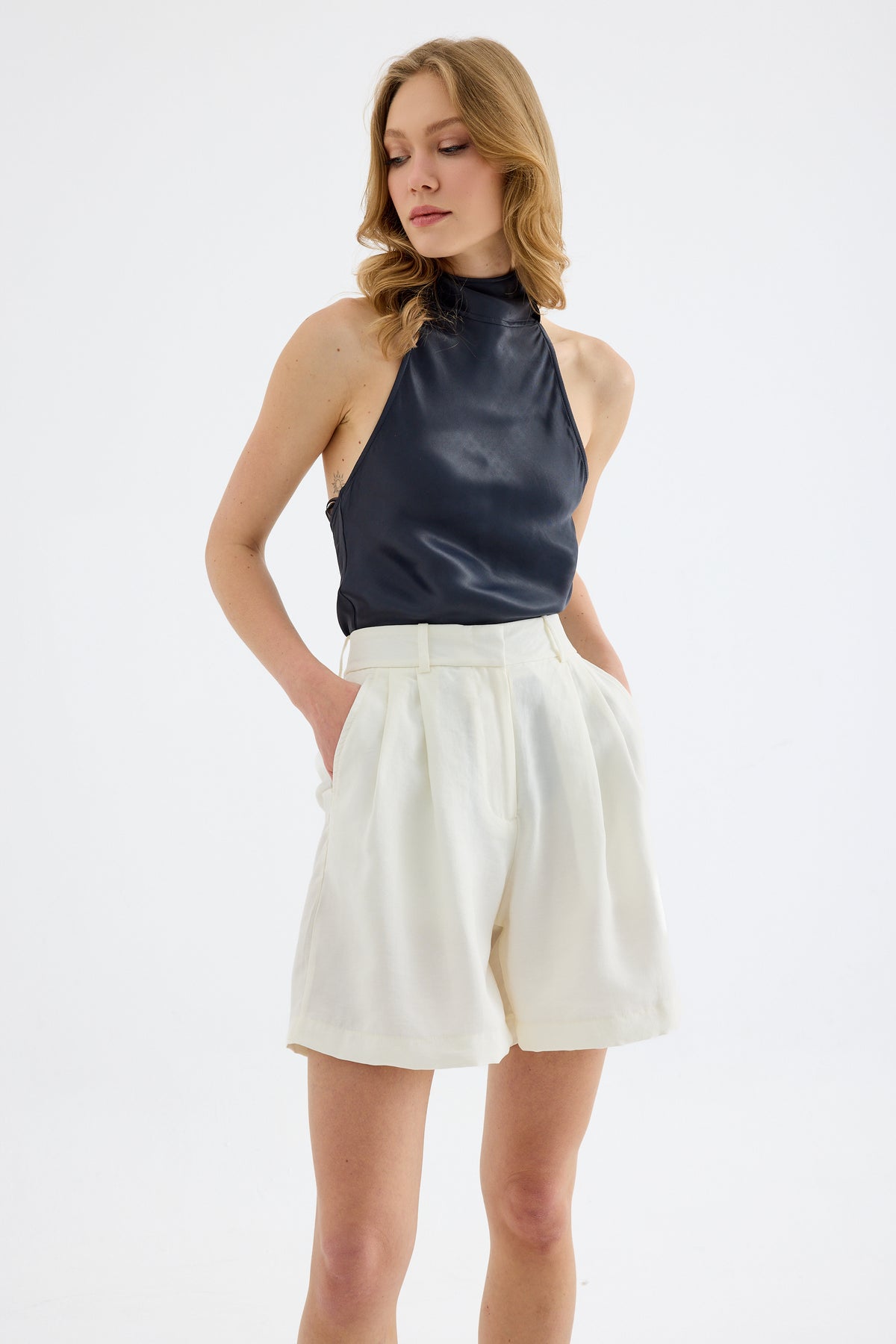Veyra Silk Effect Viskon Halter Bluz - Lacivert